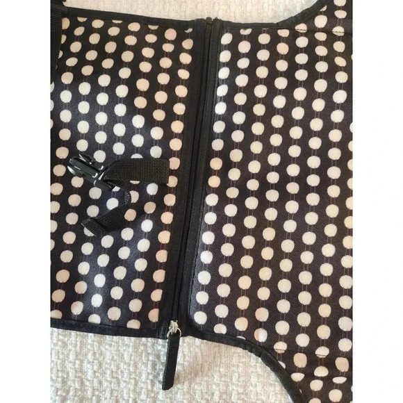 NWOT Skip Hop Pronto Baby Changing Station & Diaper Clutch - Polka Dot - Picture 9 of 16
